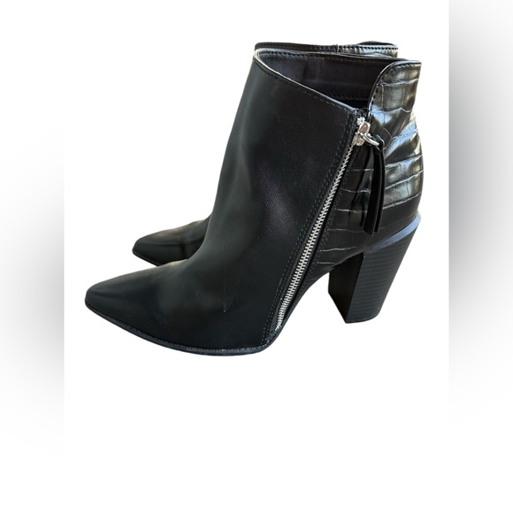 Women`s Black Pointy Toe Ankle Boots Snake Pattern on one side 
Qupid - Picture 9 of 12